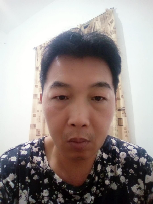 繁华哀伤的第一张照片--马尾相亲网
