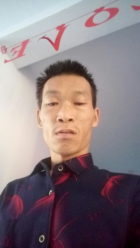 向阳的第一张照片--马尾相亲网