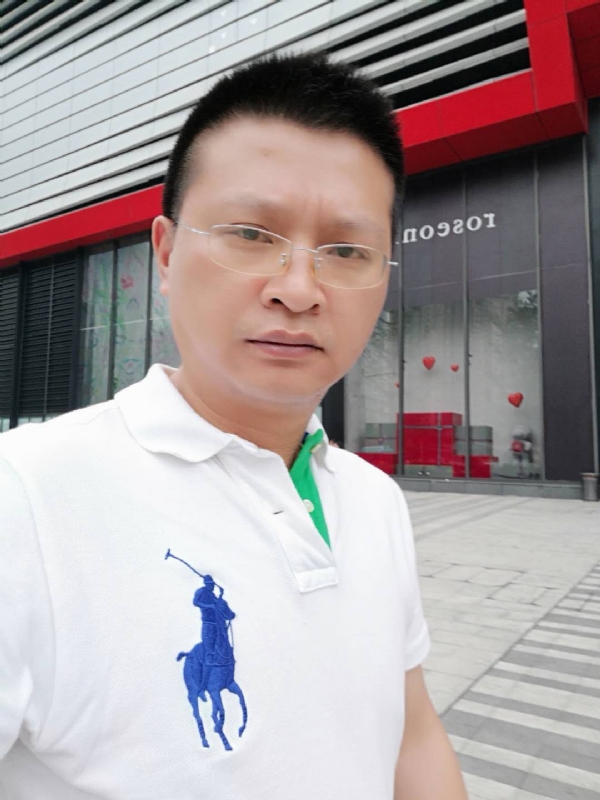 硬汉的第一张照片--马尾相亲网
