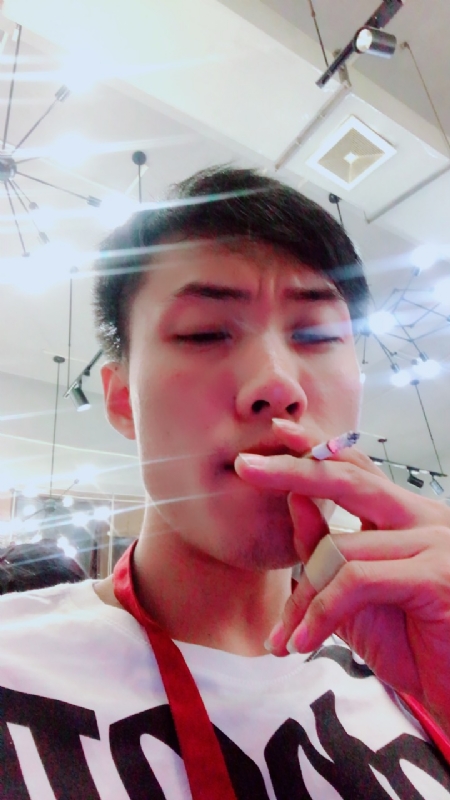 乐天的第四张照片--马尾相亲网