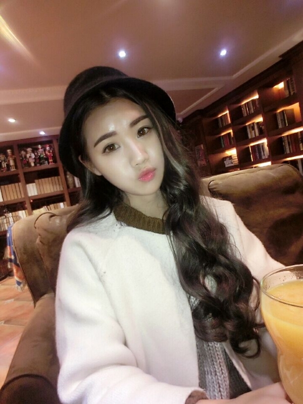 气质小妹的第三张照片--马尾相亲网