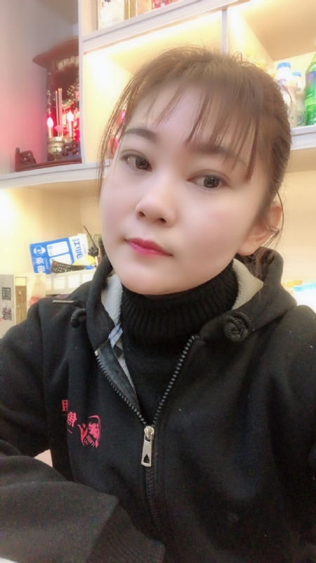 泡沫的第一张照片--马尾相亲网
