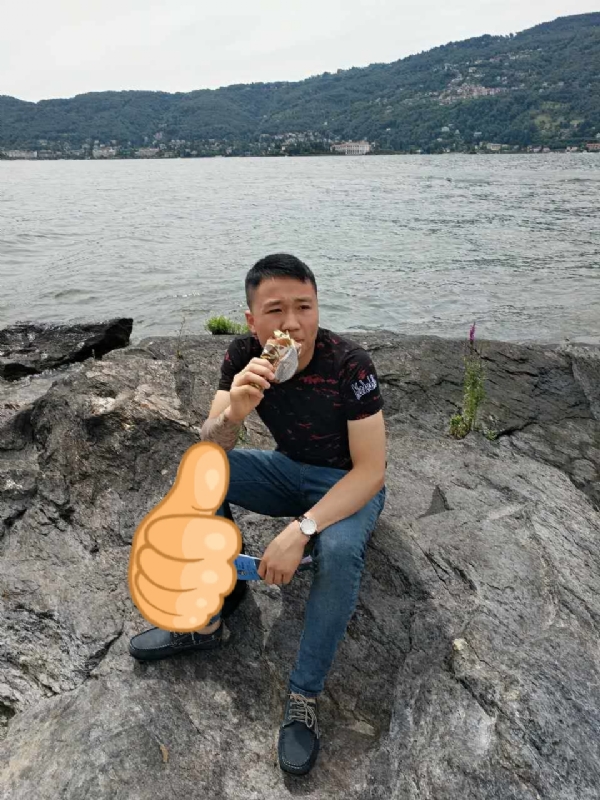 绚烂背后的平淡的第一张照片--马尾相亲网