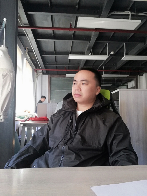 左眼皮跳跳的第一张照片--马尾相亲网