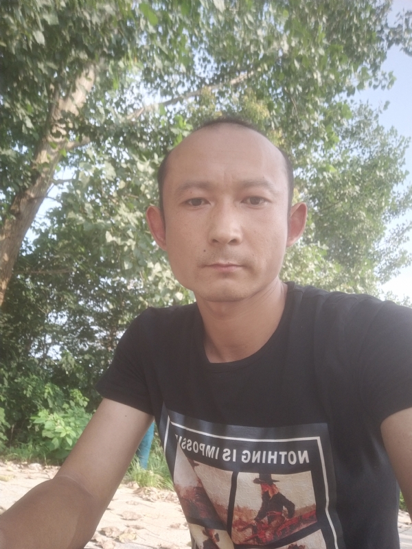 80大叔的第二张照片--马尾相亲网