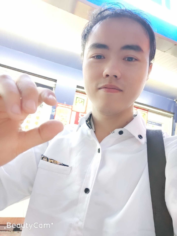 开心就好的第一张照片--马尾相亲网