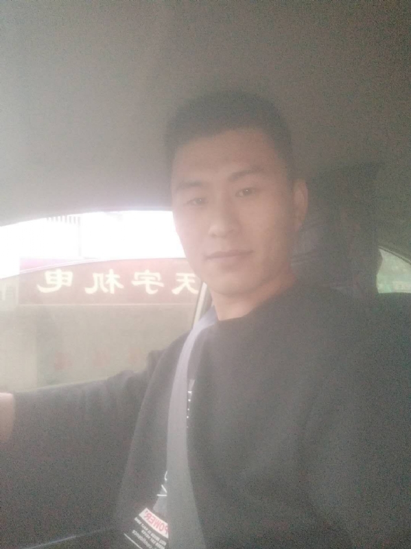 老鼠爱上猫的第一张照片--马尾相亲网