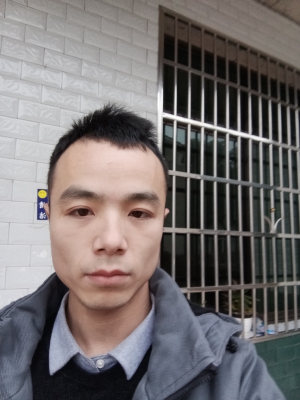 笑得那么开心的第一张照片--马尾相亲网