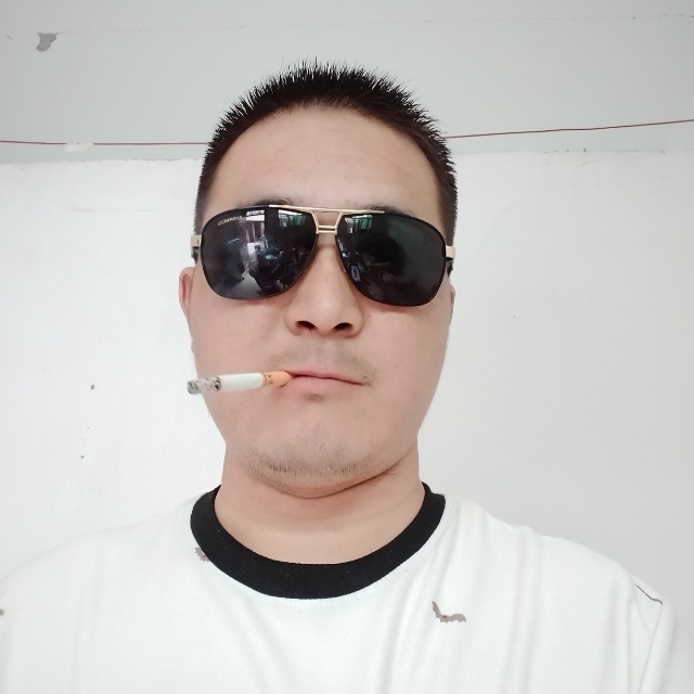 白伟伟的第一张照片--马尾相亲网