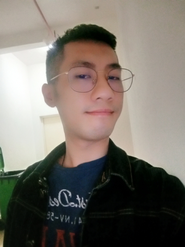 赫兹的第一张照片--马尾相亲网