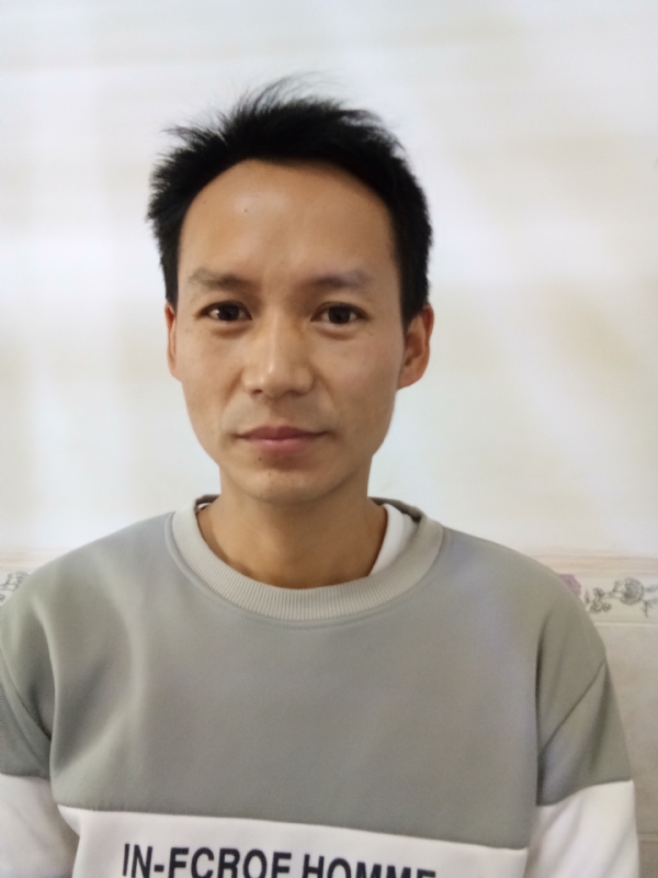 单亲爸爸的第一张照片--马尾相亲网