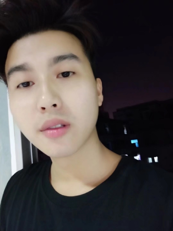 皮特王的第二张照片--马尾相亲网