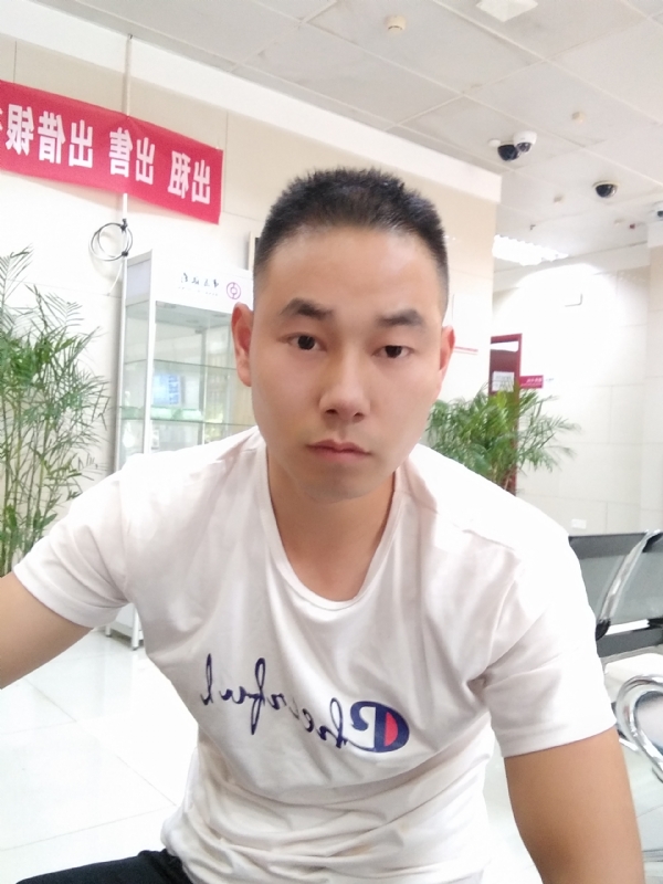 小少的第一张照片--马尾相亲网