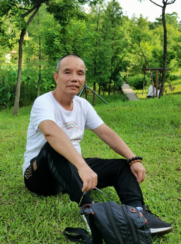 稳重大方的第二张照片--马尾相亲网