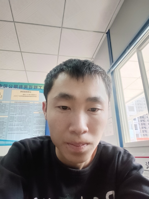 小哥哥的第一张照片--马尾相亲网