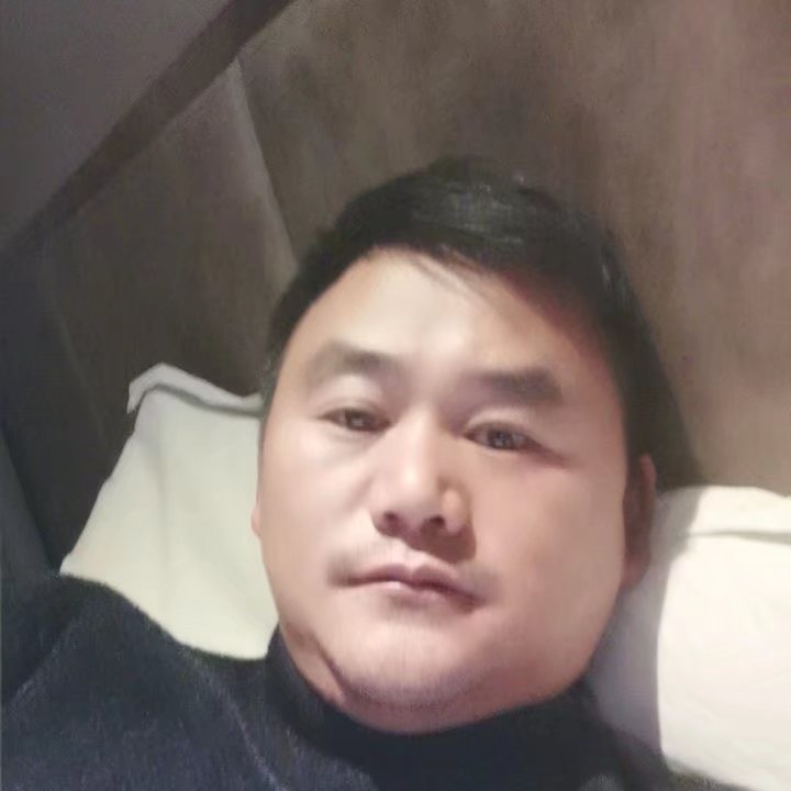 奔跑的第四张照片--马尾相亲网