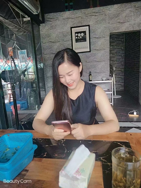 如不坚强弱给谁看的第一张照片--马尾相亲网