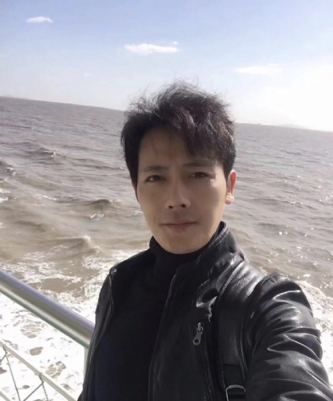 疯狂的小鱼的第一张照片--马尾相亲网
