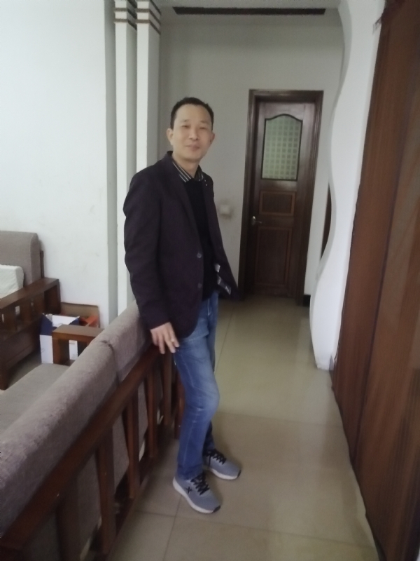 相亲相爱的第一张照片--马尾相亲网