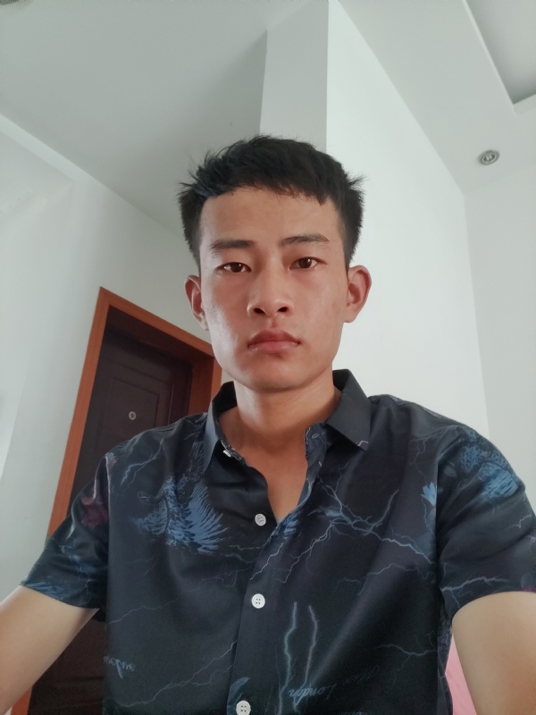 彳亍的第一张照片--马尾相亲网