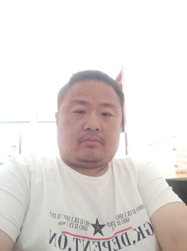 流星隐爱的第一张照片--马尾相亲网