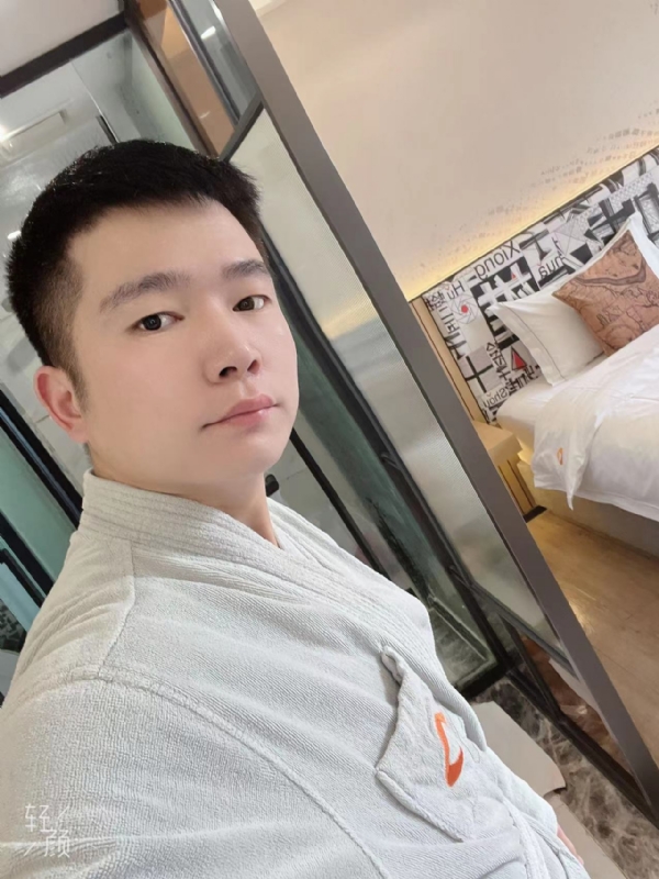 绿帽的第一张照片--马尾相亲网