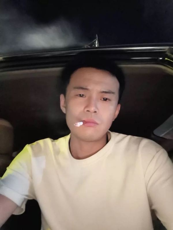 爱睡觉的土拨鼠的第一张照片--马尾相亲网