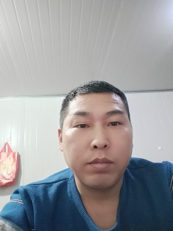 开着拖拉机去兜风的第一张照片--马尾相亲网