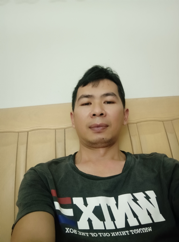 小伙子的第四张照片--马尾相亲网