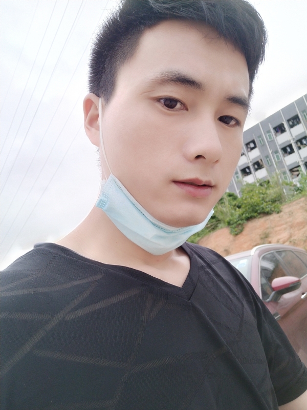 何凡的第二张照片--马尾相亲网