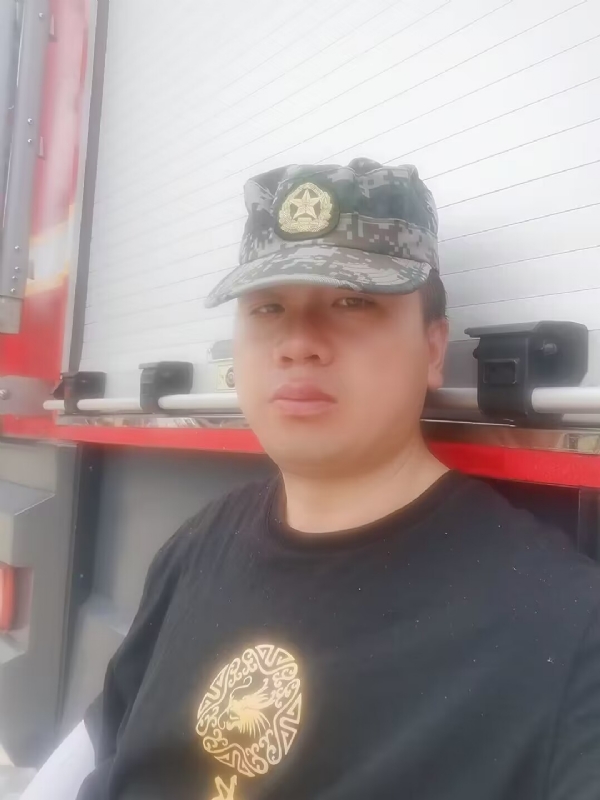 阿萨大大的第一张照片--马尾相亲网