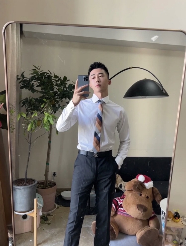 张浩的第一张照片--马尾相亲网