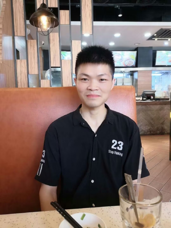 Mickey的第一张照片--马尾相亲网
