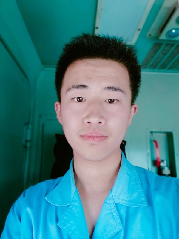 生而为人的第四张照片--马尾相亲网