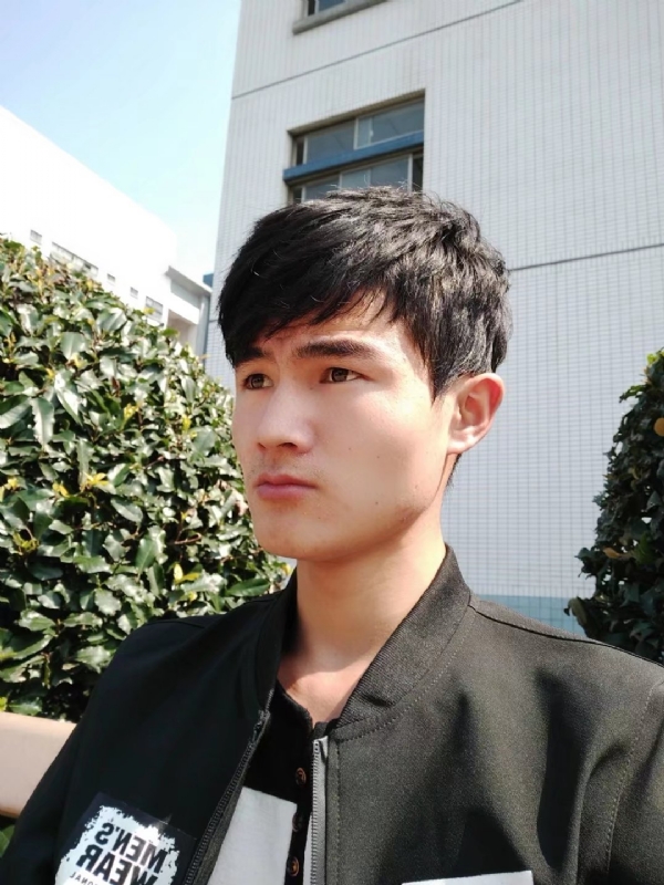 阳光男孩的第四张照片--马尾相亲网