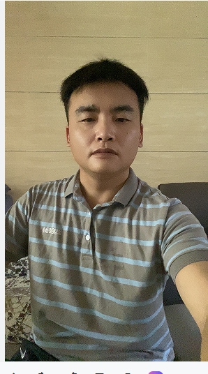走在红毯那一天的第二张照片--马尾相亲网