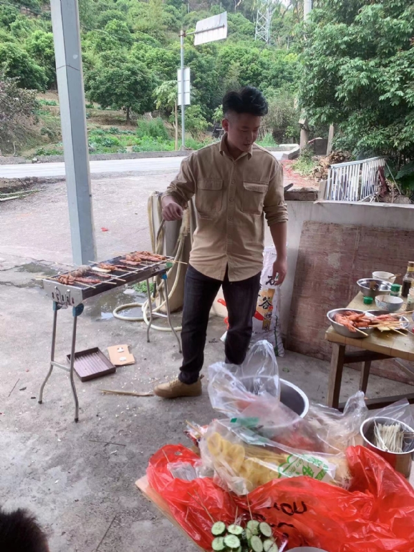 你黑我哟的第一张照片--马尾相亲网