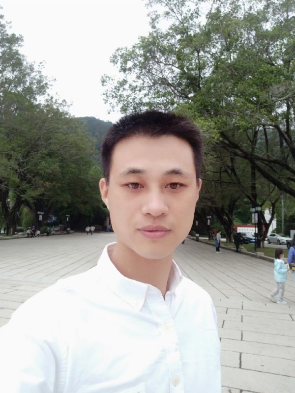 xu的第一张照片--马尾相亲网