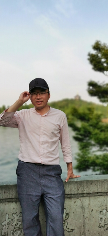 大叔有点忙的第三张照片--马尾相亲网