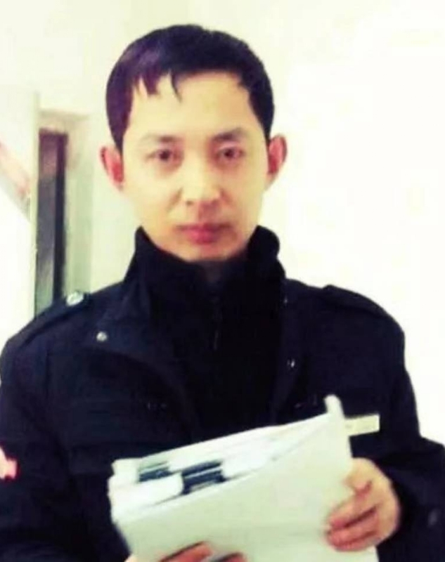 风雨中有你的第一张照片--马尾相亲网