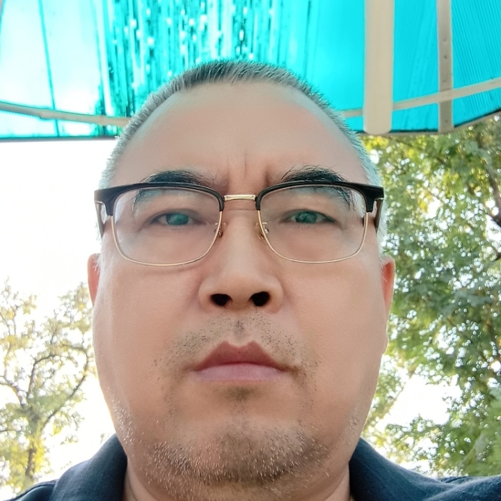 绿萝的第一张照片--马尾相亲网