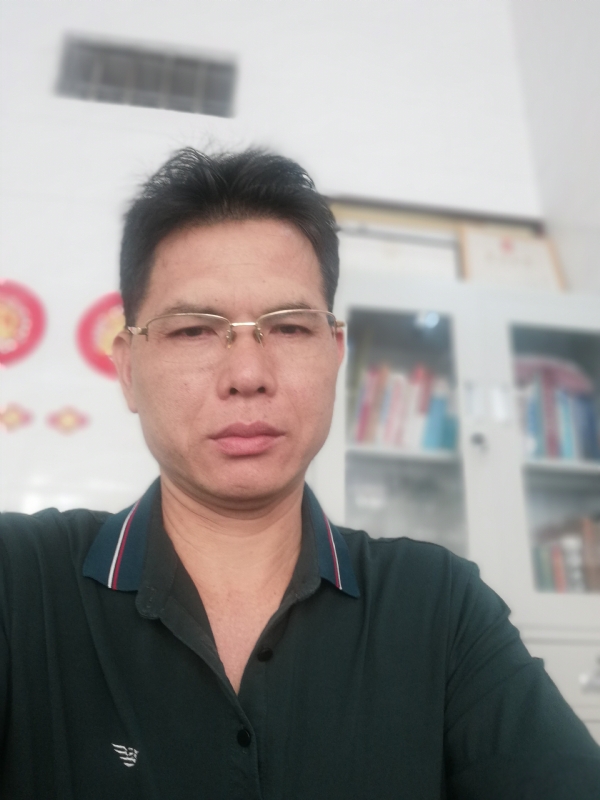 后视镜的第二张照片--马尾相亲网