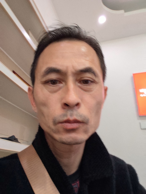 清晨阳光的第一张照片--马尾相亲网