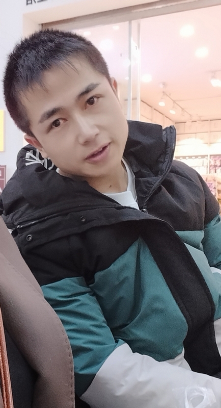 不骄不躁的第一张照片--马尾相亲网