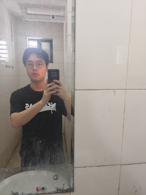 爱看尖尖星人的第一张照片--马尾相亲网