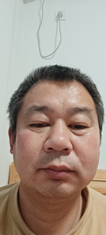 龙万的第一张照片--马尾相亲网