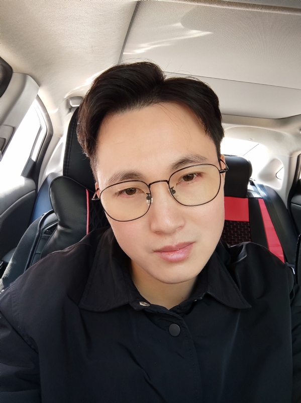 沉默先绅的第一张照片--马尾相亲网