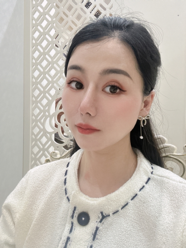 金莉的第一张照片--马尾相亲网