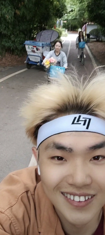求安稳的第一张照片--马尾相亲网