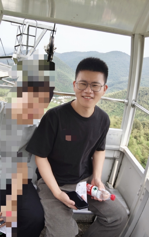 奔奔笨笨的第三张照片--马尾相亲网
